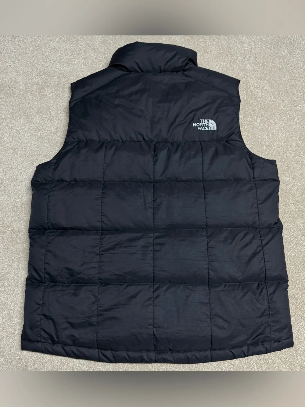 The North Face 550 Goose Down Puffer Vest Mens Medium Black Outdoor Hiking Zip